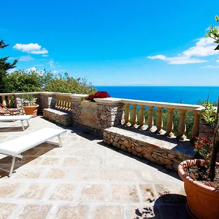 Tra Gli Ulivi Corsano (Apulia)