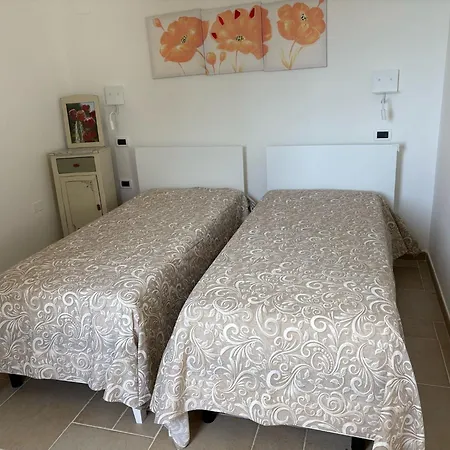 Tra Gli Ulivi